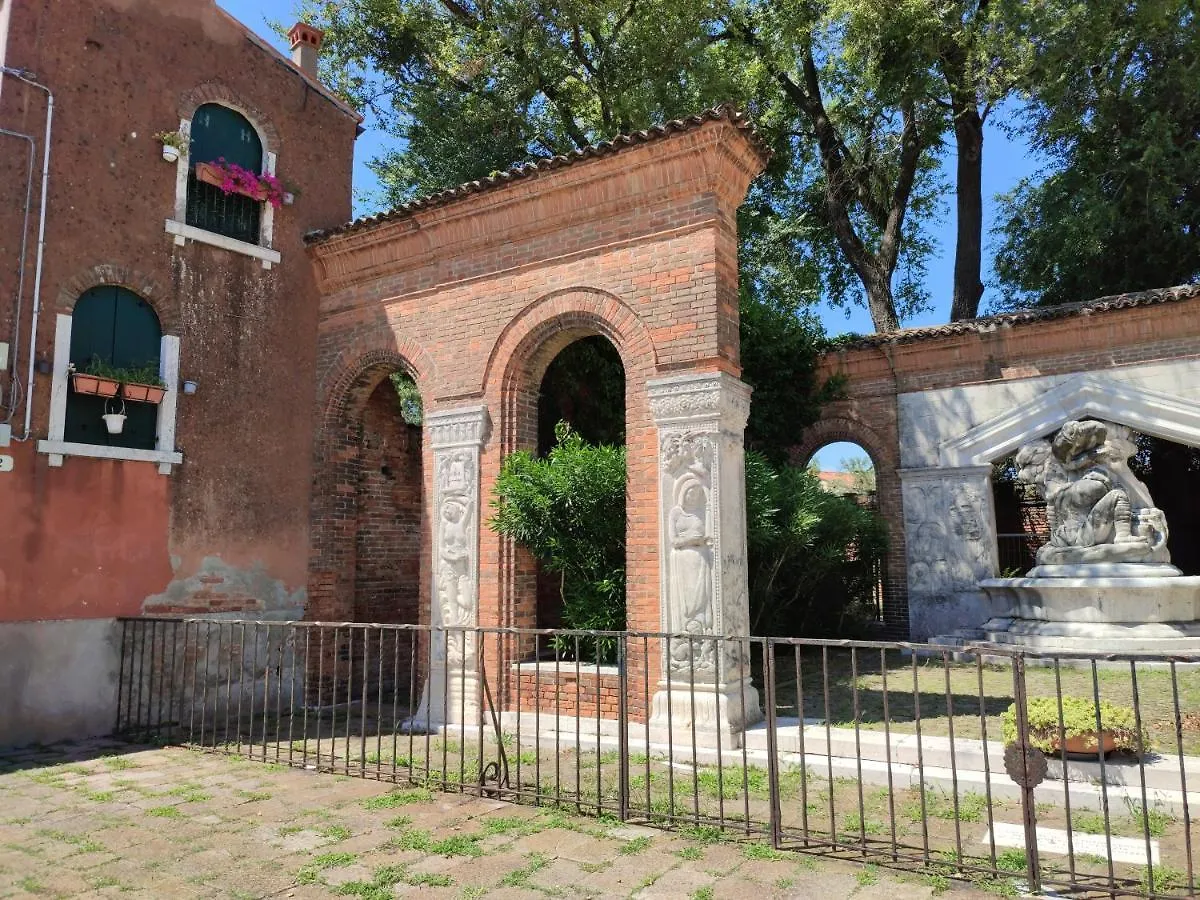 Apartment Domus Titianus XV - Venezia Murano Italy